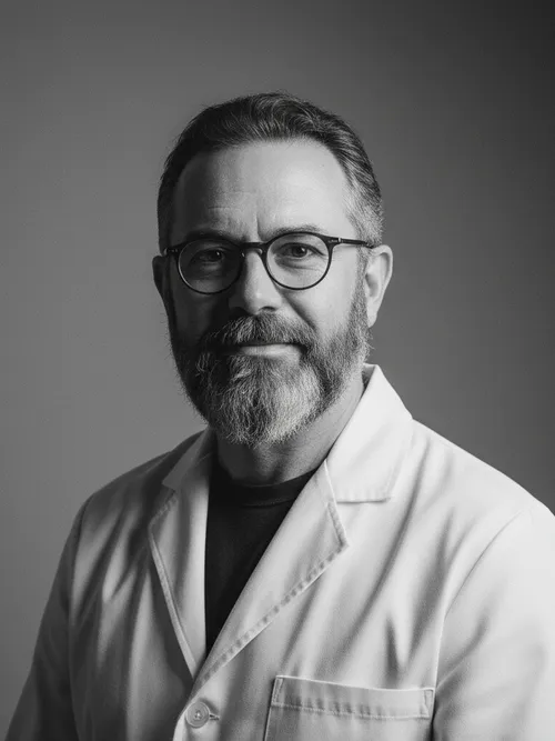 Dr. Demian Czerwonko, Médico Clínico Intensivista